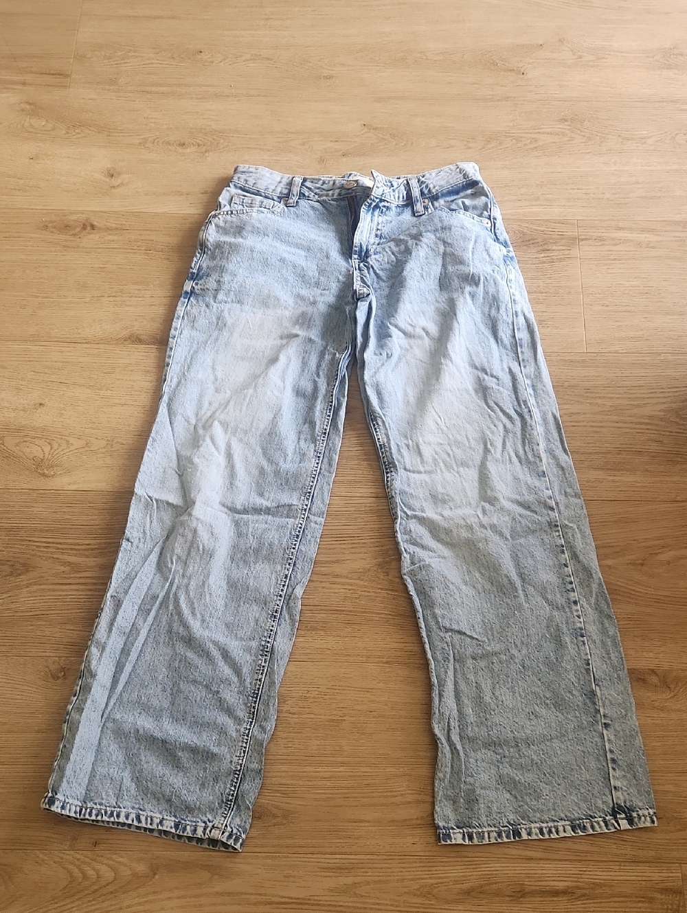 Simple Society Low Rise Baggy Jeans